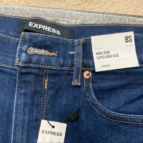 EXPRESS Mom Jeans Super High Rise. Size 8S. - Picture 5 of 7